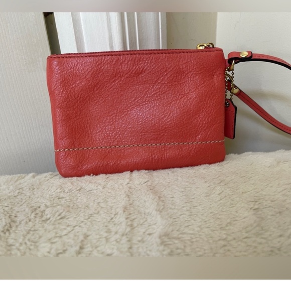 Coach Leather Wristlet like new - Picture 6 of 6